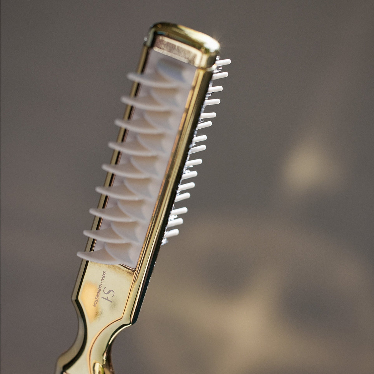 Sarah Harrington - 6 in 1 Teasing & Volumizing Brush